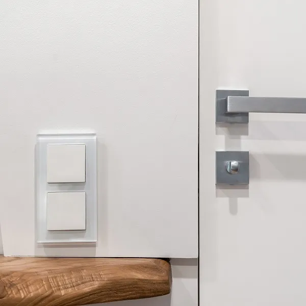 Выключатель перекрестный 1-кл. Белый WERKEL