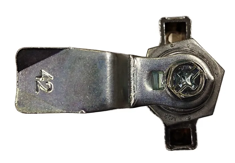 Замок L-PADD-04 язычковый с отверстием под навесной (ETIEN)