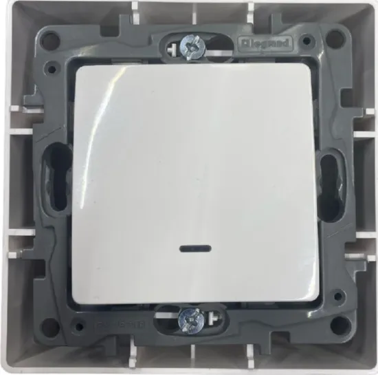 Коробка для накладного монтажа (1-я) Белый ETIKA LEGRAND