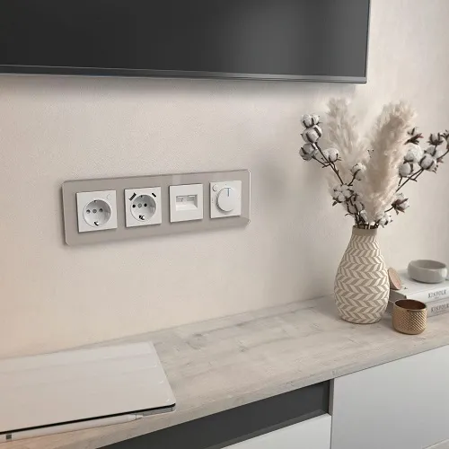 Рамка 4-я Дымчатый (стекло) Elite WERKEL