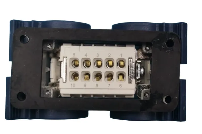 Розетка настенная, 10 полюсов, 16А, 4 скобы