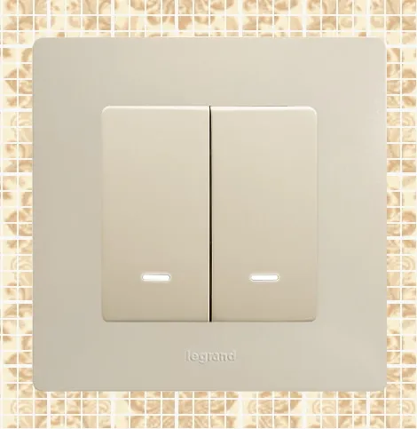 Выключатель 2-кл.с подсветкой Сл.Кость ETIKA LEGRAND