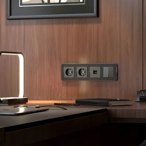 Рамка 4-я Черный Алюминий (алюминий) Platinum WERKEL