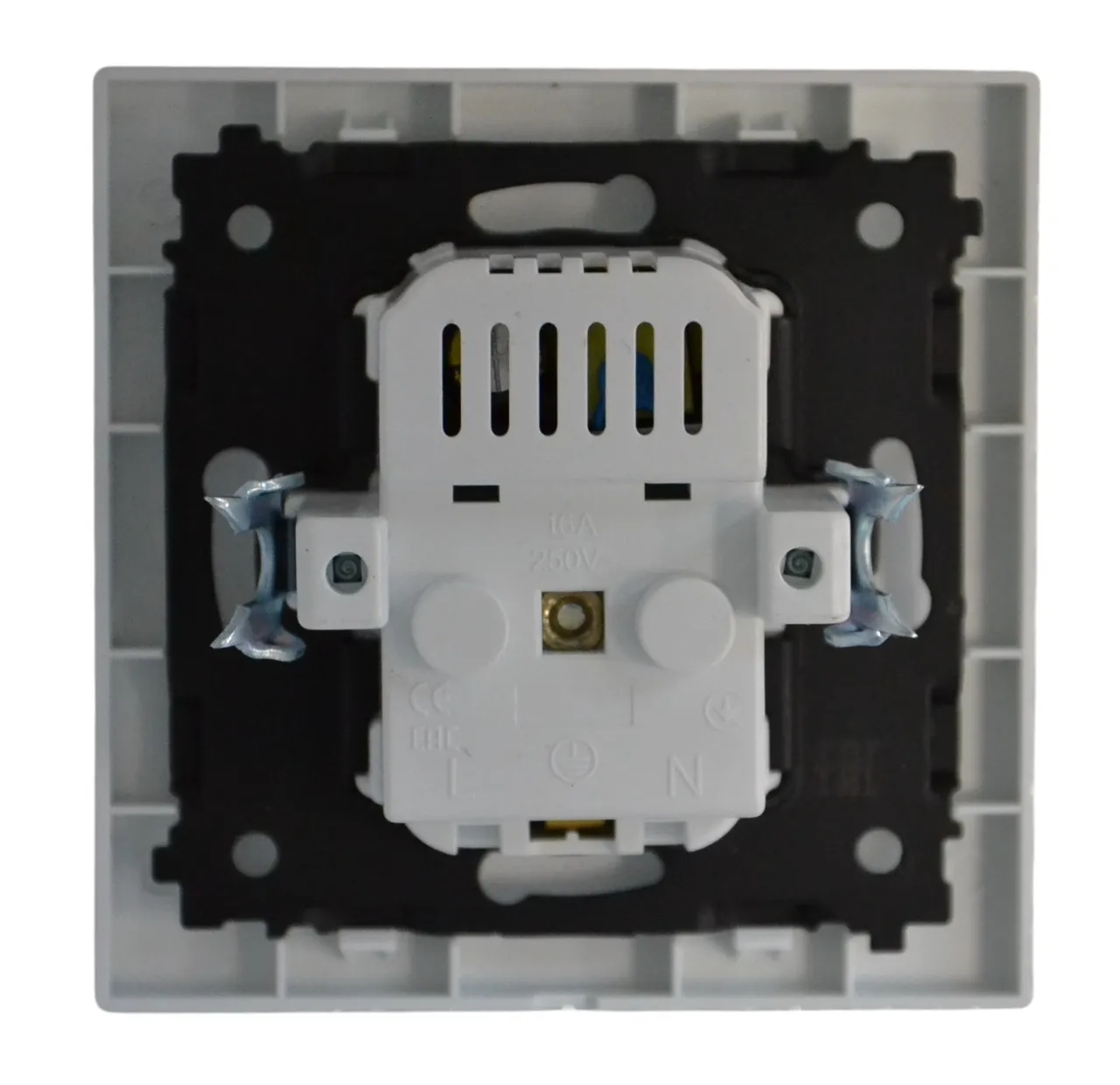 Розетка 1-я с/з с USB (5В, 2.1А) белая SD-P1017W "Standard" AWSproducts