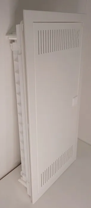 Щит встр. КОМБО мет. дверь U48 4/2 ES (28 мод.+2 м/п) TEHPLAST