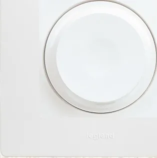 Диммер поворотно-нажимной 300Вт Белый ETIKA LEGRAND