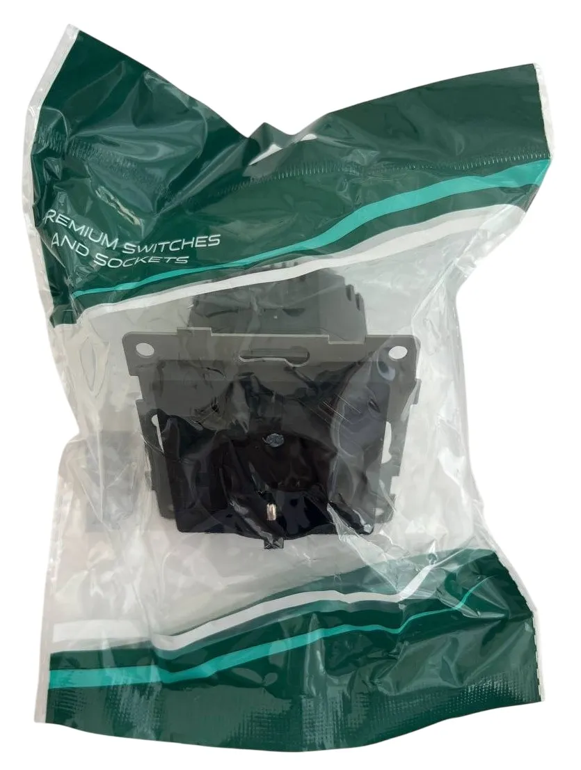 Розетка 1-я с/з с шторками с USB и TYPE C (5В, 2.1А) чёрная U2B-011 SoftTouch "Uno" AWSproducts