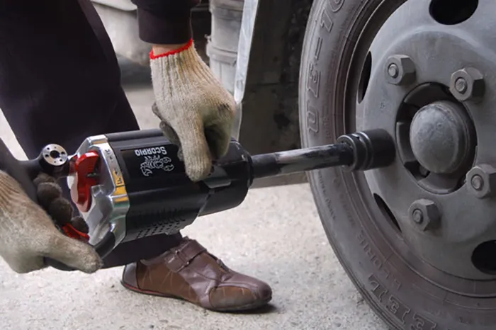 Пневмогайковерт для автосервиса: параметры выбора Пневмогайковерт для автосервиса: параметры выбора