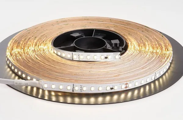 Лента LED 2835 3000К 9,6Вт/м 120LED/м 24В 1056Лм/м 20м FERON