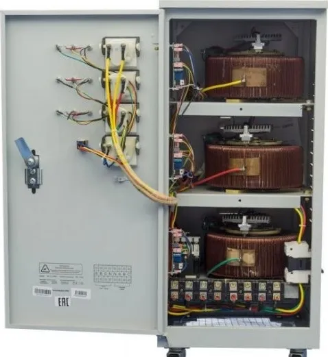 Трехфазный стабилизатор напряжения Rucelf SDV-3-15000