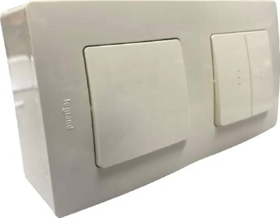 Коробка для накладного монтажа (2-я) Белый ETIKA LEGRAND