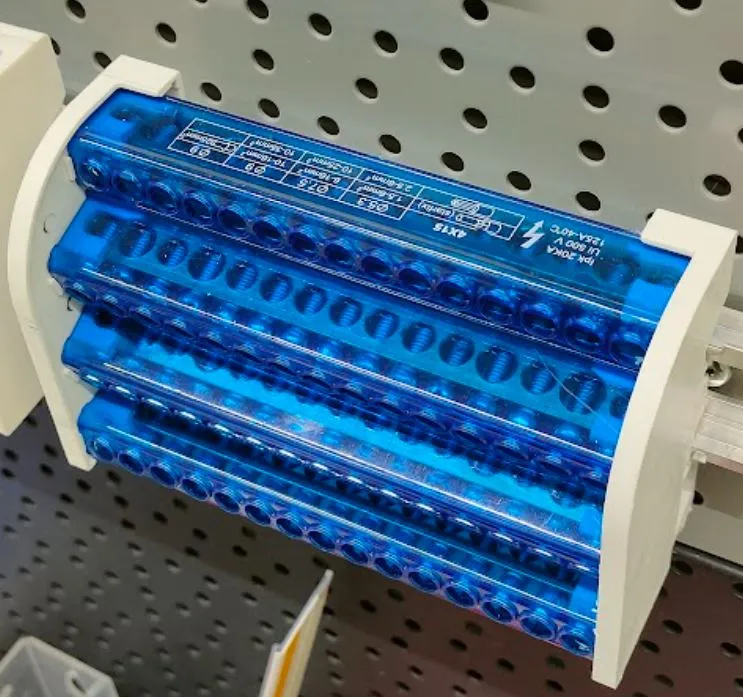 Шина на DIN-рейку в корпусе (кросс-модуль) "Лесенка" 3L+PEN 4*15