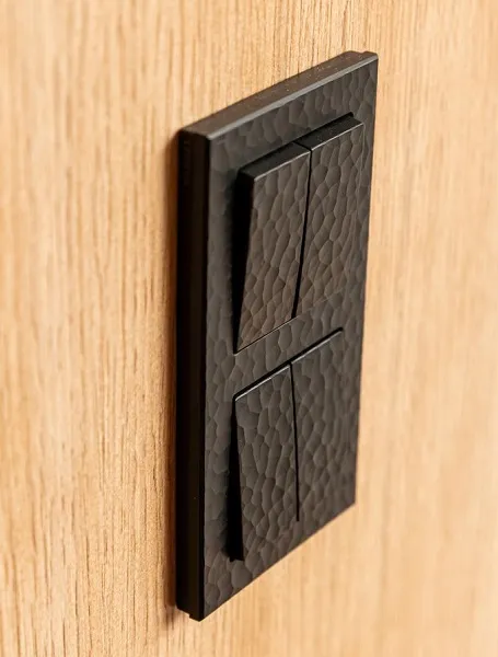 Выключатель проходной 2-кл. Черный Hammer WERKEL