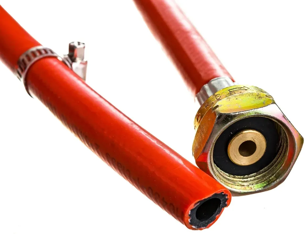 Шланг газовый для горелки A740/310 с гайкой для баллона, 10 м Armero, ком