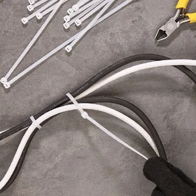 Хомут стяжка нейлоновая 2,5*150 белый (уп. 50 шт) RIPO