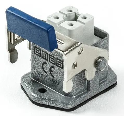 Розетка настенная 4 полюса, 10А, скоба