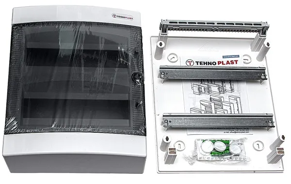 Щит навесной пласт. N24C (24 мод. IP40) TEHPLAST