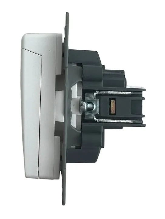 Розетка 1-я с крышкой с/з с шторками белая U1A-012 SoftTouch "Uno" AWSproducts