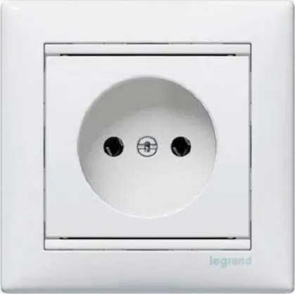 Розетка 1-я б/з Белый Valena LEGRAND