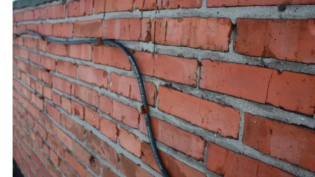 Кабель на улице.jpg