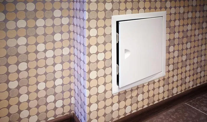 Ревизионный люк без облицовки.jpg