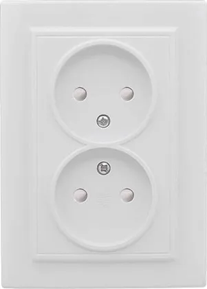 Розетка 2-я б/з со шторками Белый Минск EKF