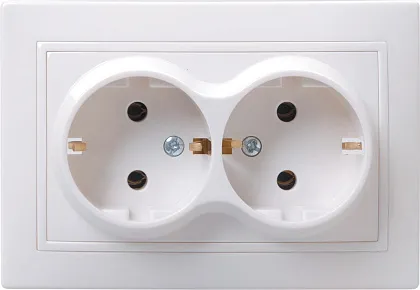 Розетка 2-я c/з белая (керамика) Кварта IEK