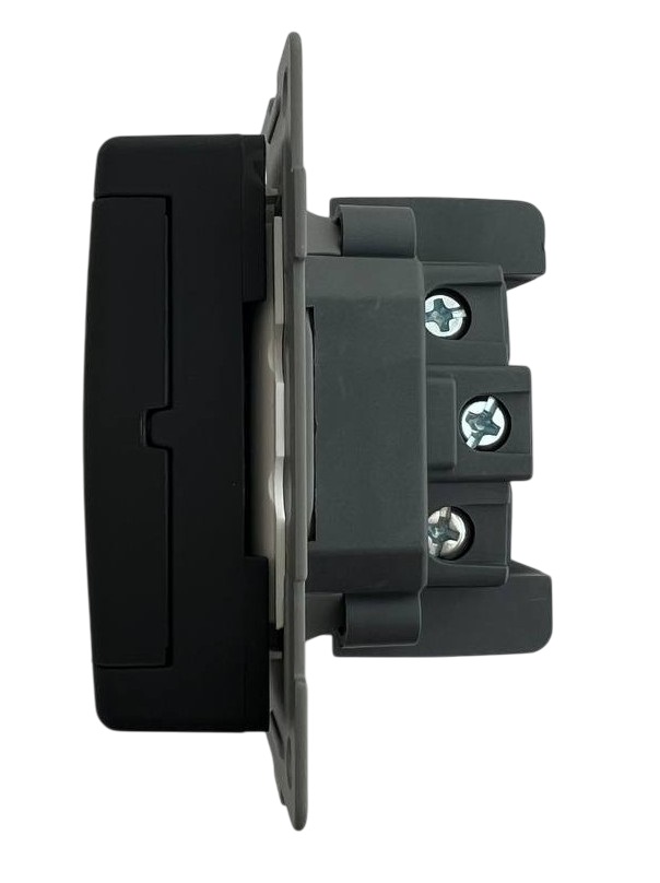 Розетка 1-я с крышкой с/з с шторками чёрная U2B-012 SoftTouch "Uno" AWSproducts