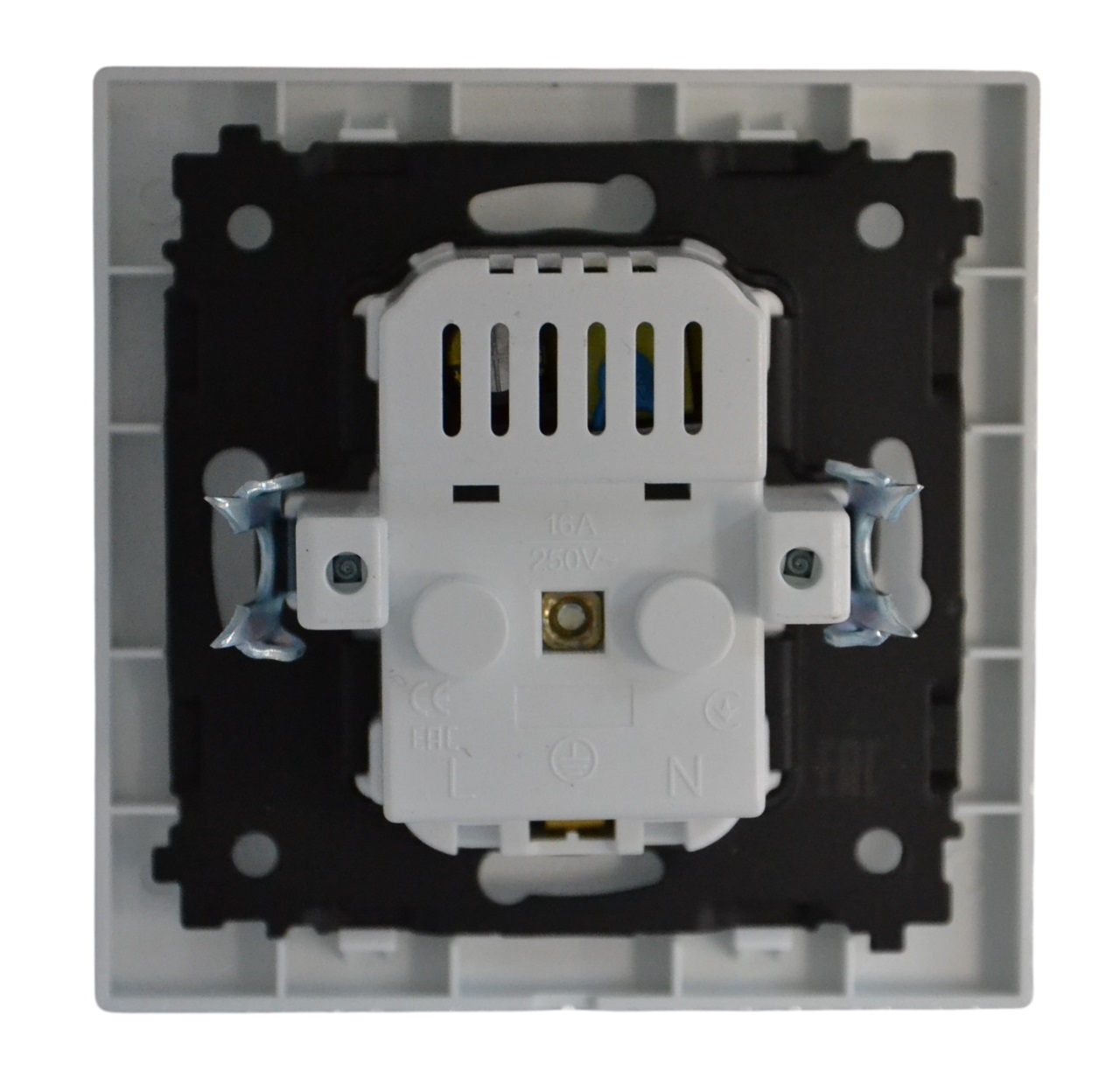 Розетка 1-я с/з с USB (5В, 2.1А) белая SD-P1017W "Standard" AWSproducts