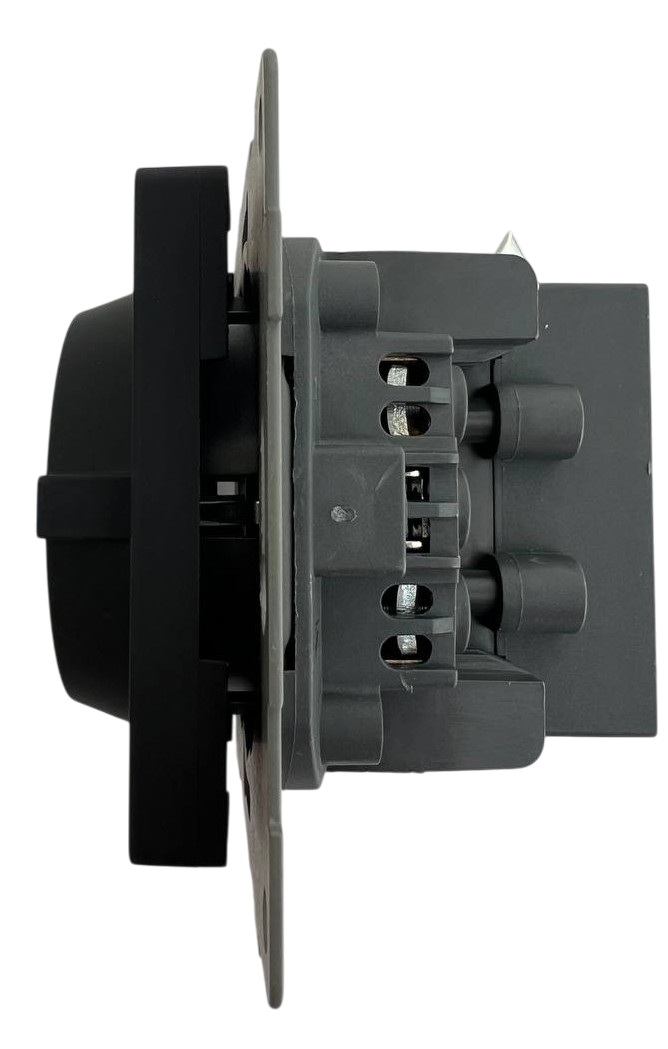 Розетка 1-я с/з с шторками с USB и TYPE C (5В, 2.1А) чёрная U2B-011 SoftTouch "Uno" AWSproducts