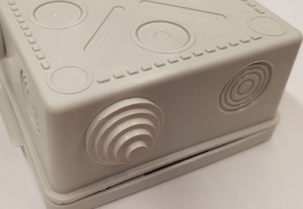 Коробка распреД. о/п 100х100х50 IP54 СЕРАЯ 8 сальников TDM (60)