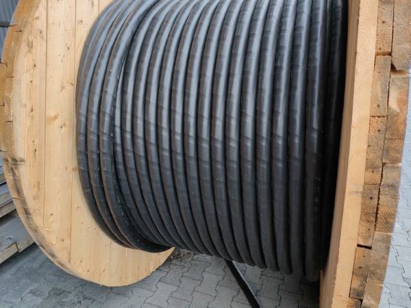 Кабель АВБШвнг-LS 4*240 (1кВ)