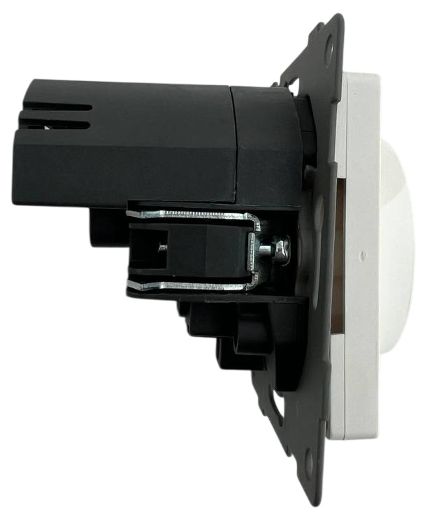 Розетка 1-я с/з с шторками с USB и TYPE C (5В, 2.1А) белая U1A-011 SoftTouch "Uno" AWSproducts