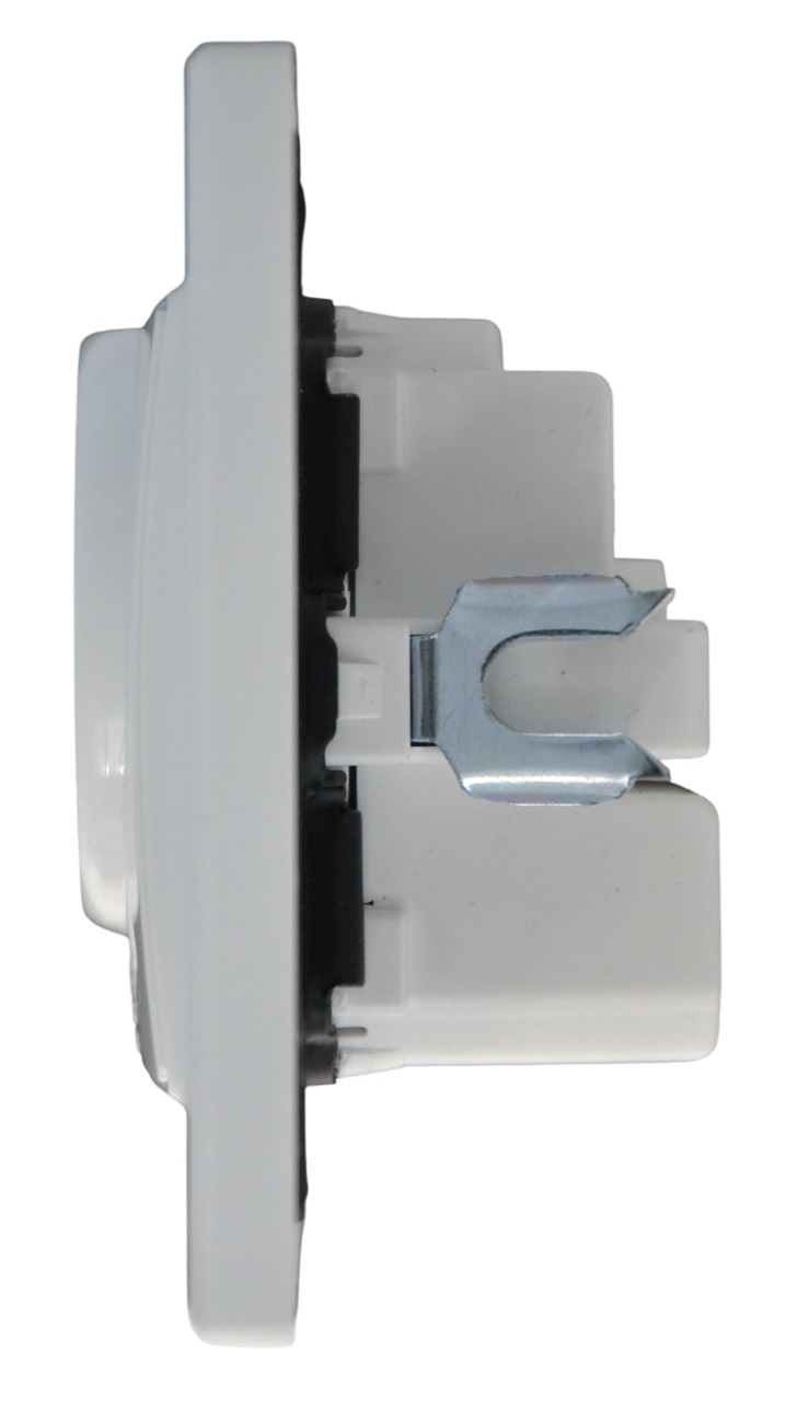 Розетка 1-я с/з с USB (5В, 2.1А) белая SD-P1017W "Standard" AWSproducts