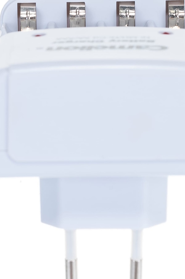 Зарядное устр-во Camelion BC-1010B (BC-1010B, Зар. уст-во 2-4AA/AAA/200Ma /свет. индик.)