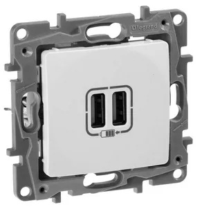Розетка USB (2-я тип А, 2,4А) Белый ETIKA LEGRAND