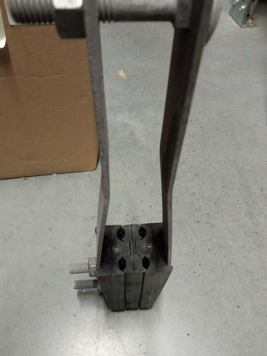 Анкерный зажим Z403 (4x25-50)