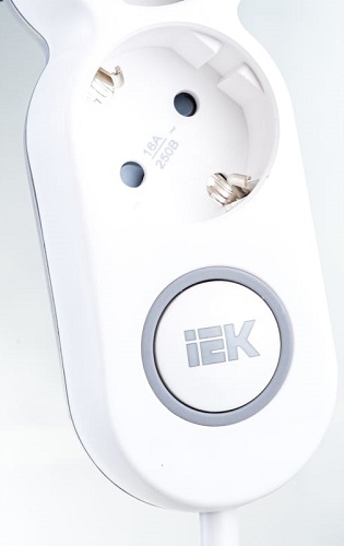 Удлинитель UNO У03В 3 места 2P+PE/3м 3х1,5мм2 16А/220В IEK