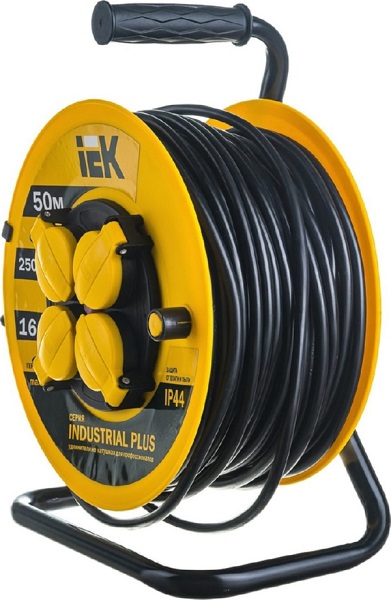 Удлинитель на катушке "Industrial PLUS" УК50 4 места с/з 50м 3х1,5мм2 IP44 IEK