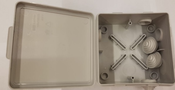 Коробка распреД. о/п 100х100х50 IP54 СЕРАЯ 8 сальников TDM (60)