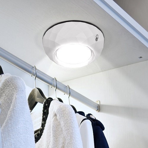 Светодиодный фонарь подсветка ЭРА Пушлайт SB-508 Луна с сенсорным выключателем и самоклеющейся повер