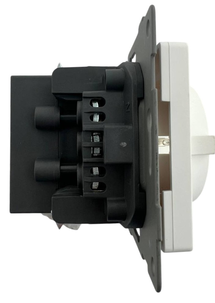 Розетка 1-я с/з с шторками с USB и TYPE C (5В, 2.1А) белая U1A-011 SoftTouch "Uno" AWSproducts