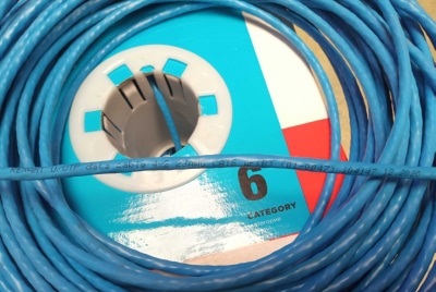 Кабель REXANT UTP 4PR  23AWG  CAT6  305м (медь) синий