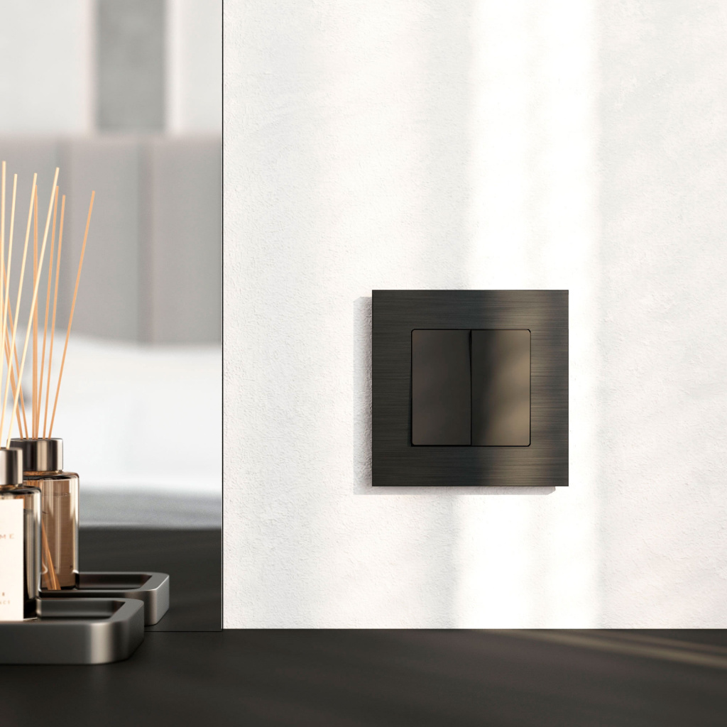 ramka_iz_metalla_na_1_post_alumax_chernyy_alyuminiy_w0013508_a066329.jpg ramka_iz_metalla_na_1_post_alumax_chernyy_alyuminiy_w0013508_a066329.jpg