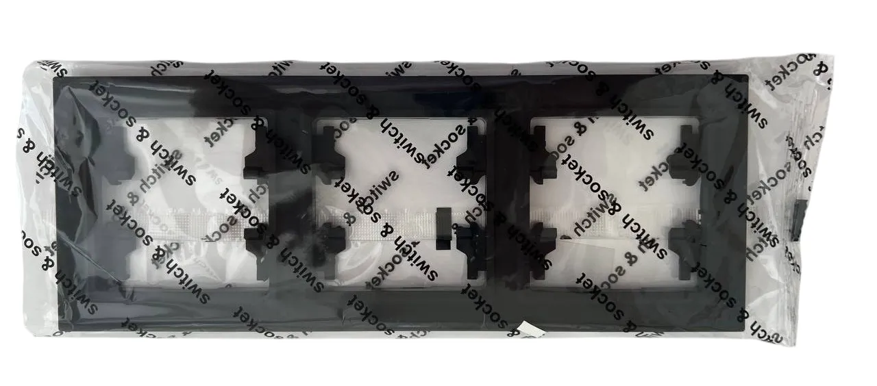 Рамка 3-я чёрная горизонтальная U2B-031 SoftTouch "Uno" AWSproducts