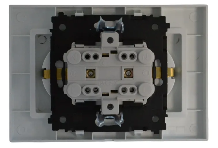 Розетка 2-я с/з белая SD-P1012W AWSPRODUCTS